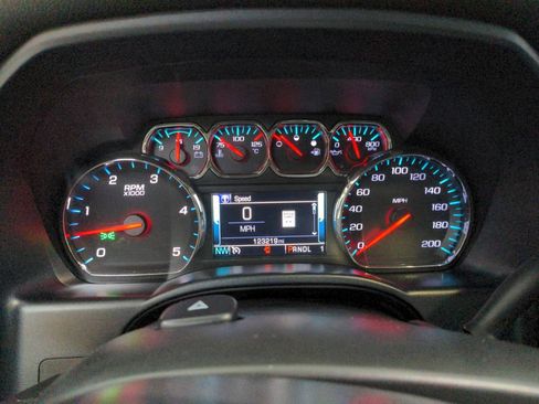 Used 2018 GMC Sierra 2500 SLT w/ Driver Alert Package AWD/4WD image 19