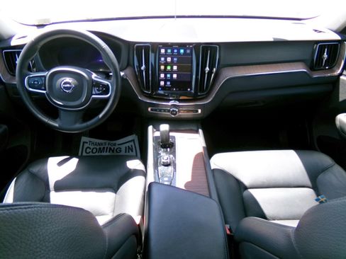 Used 2024 Volvo XC60 B5 Plus AWD/4WD image 7