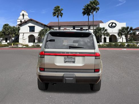 Used 2024 Lexus GX 550 w/ Cold Area Package AWD/4WD image 3