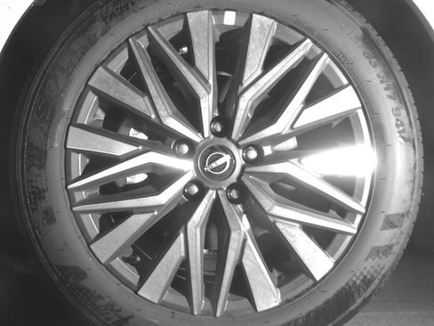 Used 2025 Nissan Altima 2.5 SV FWD image 12