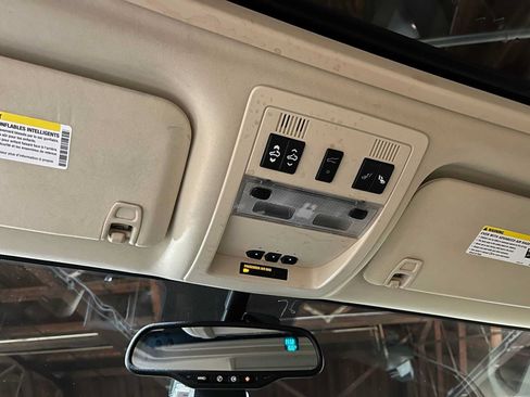 Used 2007 Cadillac Escalade AWD w/ Information Package image 40