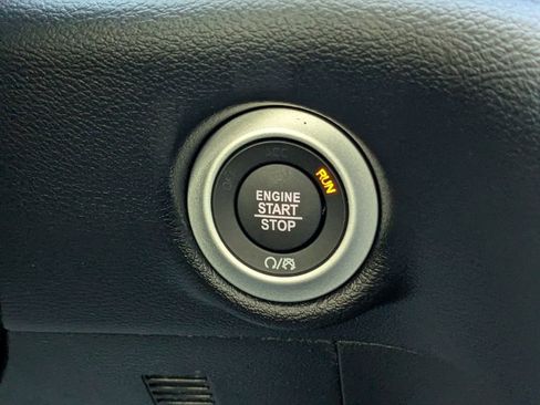 New 2026 Chrysler Voyager LX image 30