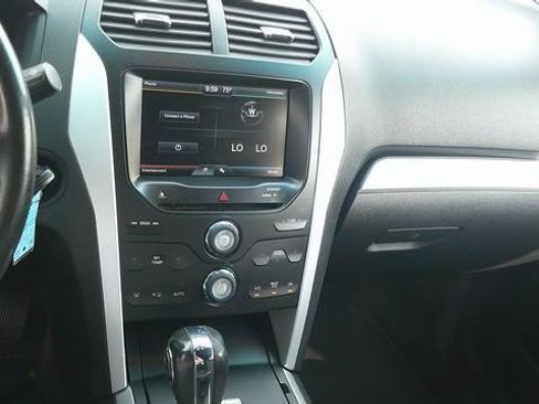 Used 2014 Ford Explorer XLT w/ Equipment Group 201A AWD/4WD image 7