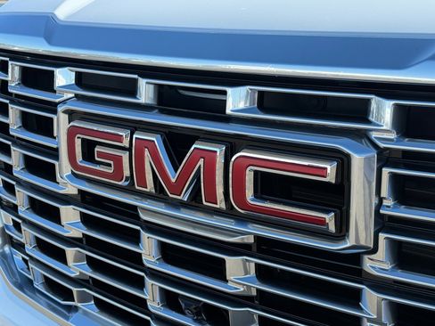 Used 2025 GMC Yukon Denali image 30