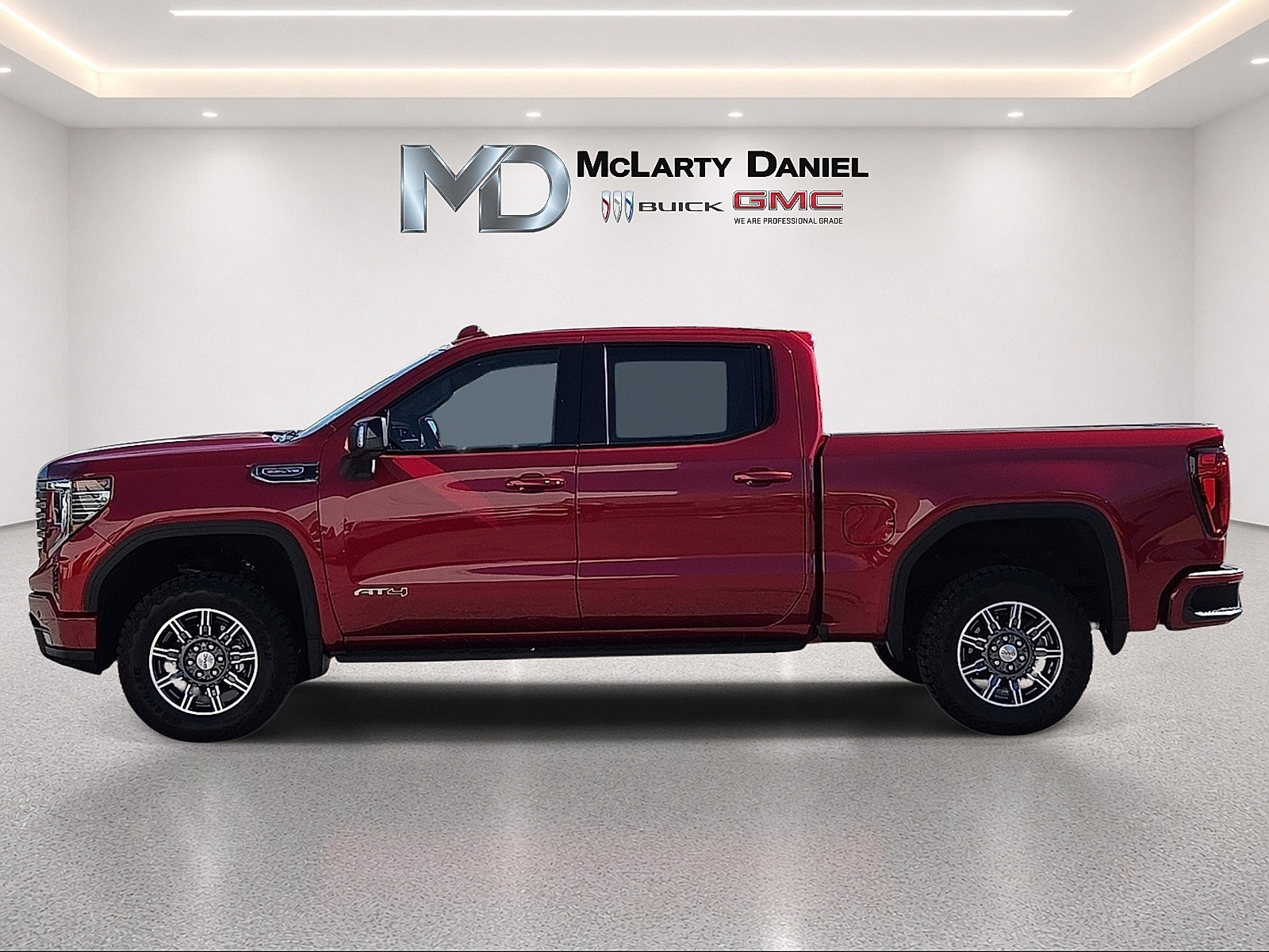 Used 2024 GMC Sierra 1500 AT4 w/ Technology Package AWD/4WD image 2