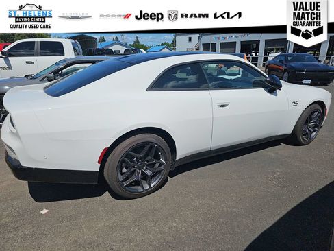 Used 2024 Dodge Charger Daytona R/T w/ Plus Group AWD/4WD image 9