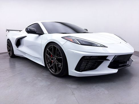 Used 2021 Chevrolet Corvette Stingray Preferred Cpe w/ Engine Appearance Package RWD image 13