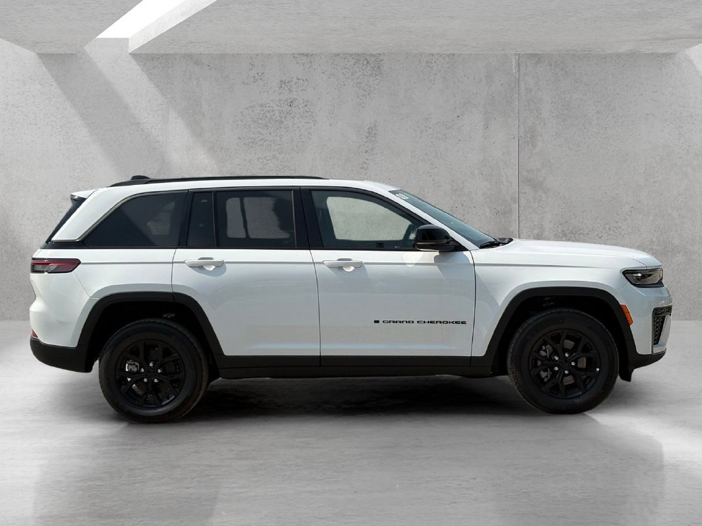 New 2026 Jeep Grand Cherokee 2WD image 4