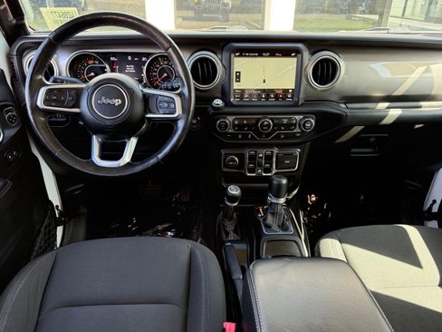 Used 2020 Jeep Wrangler Unlimited Sahara image 40