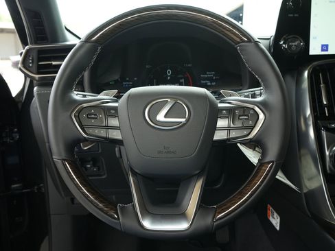 Used 2026 Lexus LX 700h Ultra Luxury AWD/4WD image 12