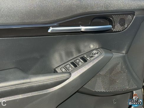 Used 2025 Kia Seltos S FWD image 16