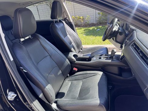 Used 2021 Honda HR-V EX-L image 16