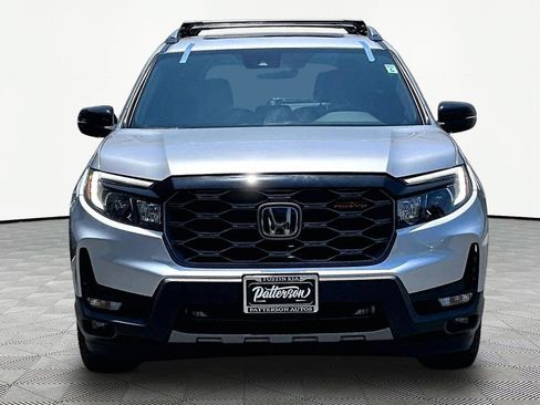 Used 2025 Honda Passport TrailSport image 3