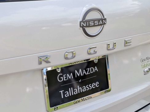 Used 2023 Nissan Rogue SV FWD image 14