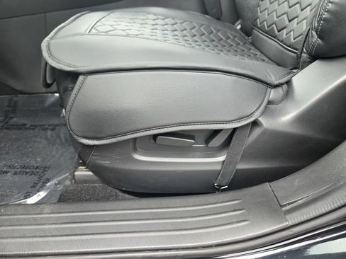 Used 2018 MAZDA CX-9 Touring w/ Touring Premium Package FWD image 16