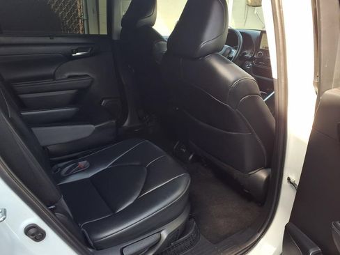 Used 2023 Toyota Highlander XLE w/ Protection Package #3 (TMS) AWD/4WD image 22