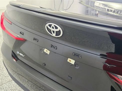 Used 2025 Toyota Camry SE FWD image 18