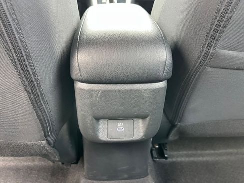Used 2025 Nissan Versa SV FWD image 22
