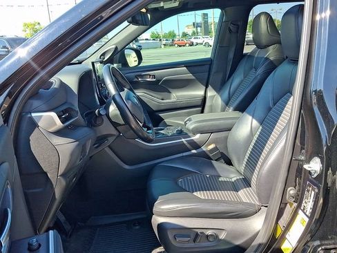 Used 2022 Toyota Highlander XSE AWD/4WD image 8