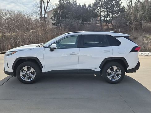 Used 2025 Toyota RAV4 XLE image 7