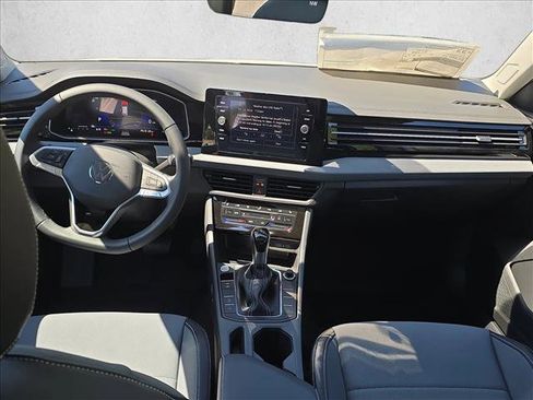 New 2026 Volkswagen Jetta SE FWD image 17