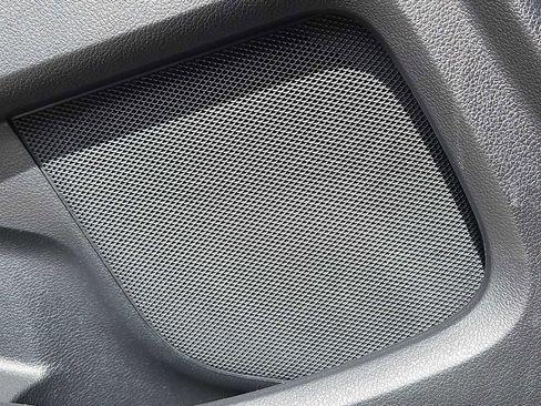 Used 2017 Ford Explorer XLT w/ Equipment Group 202A image 30