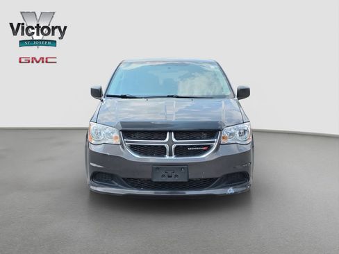 Used 2017 Dodge Grand Caravan SE w/ Power Window Group FWD image 2