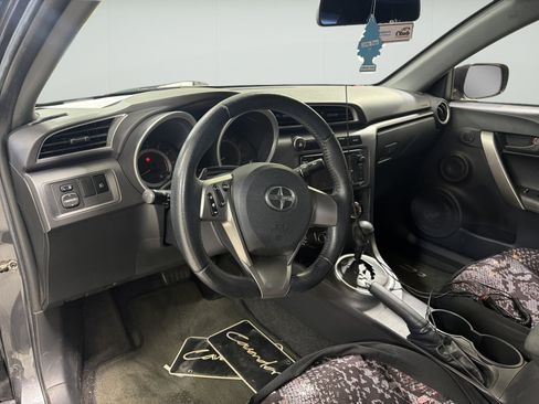 Used 2015 Scion tC FWD image 11
