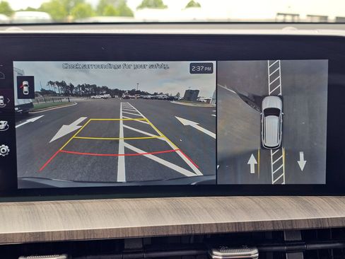 Used 2024 Kia Telluride SX w/ Towing Package FWD image 31