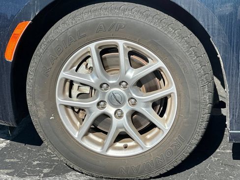 Used 2023 Chrysler Pacifica Touring-L FWD image 42