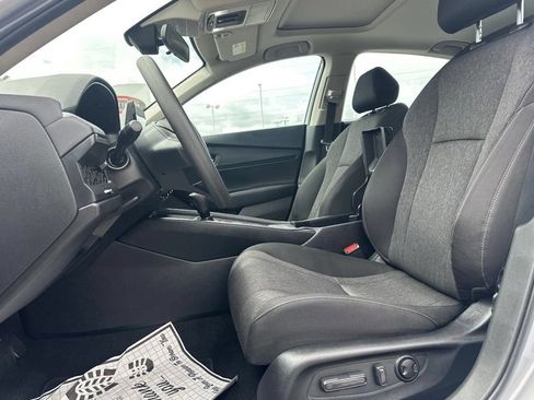 Used 2025 Honda Accord SE image 9