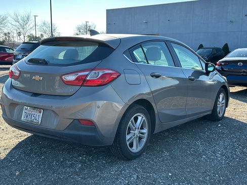 Used 2017 Chevrolet Cruze LT w/ Convenience Package image 3