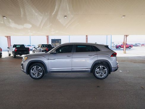 Used 2024 Volkswagen Atlas Cross Sport SEL R-Line image 3