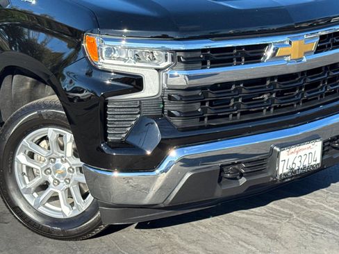 Used 2025 Chevrolet Silverado 1500 LT AWD/4WD image 3