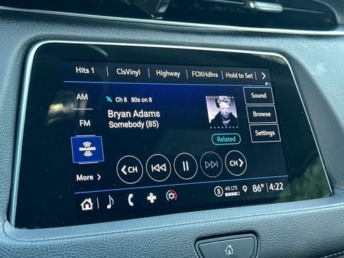 Used 2022 Cadillac XT4 Premium Luxury w/ Safety Alert Package FWD image 19