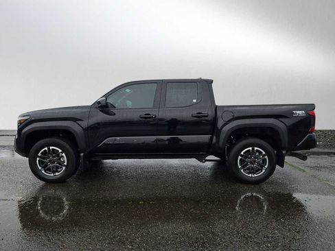 Certified 2025 Toyota Tacoma TRD Off-Road image 6