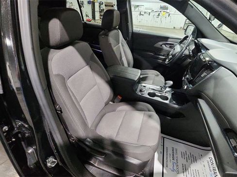 Used 2023 Chevrolet Traverse LT image 29