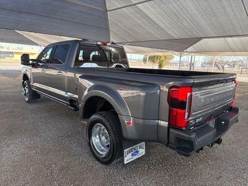 Used 2025 Ford F350 Platinum w/ Platinum Plus Package image 6