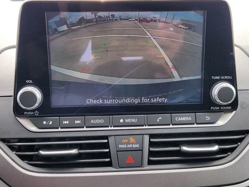 Used 2025 Nissan Altima 2.5 SR image 16