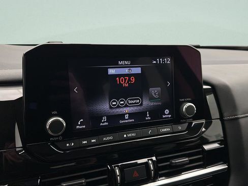 Used 2024 Nissan Pathfinder SV AWD/4WD image 19