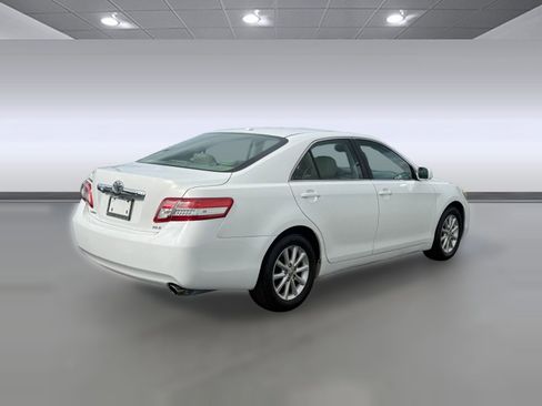 Used 2011 Toyota Camry XLE image 9