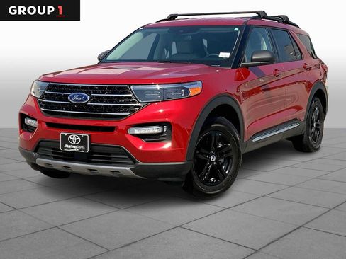 Used 2021 Ford Explorer XLT w/ Equipment Group 202A image 1