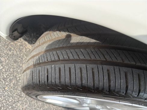 Used 2016 Volvo S80 T5 FWD image 3