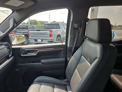 Used 2023 Chevrolet Silverado 1500 LT Trail Boss w/ LT Trail Boss Premium Package AWD/4WD image 29