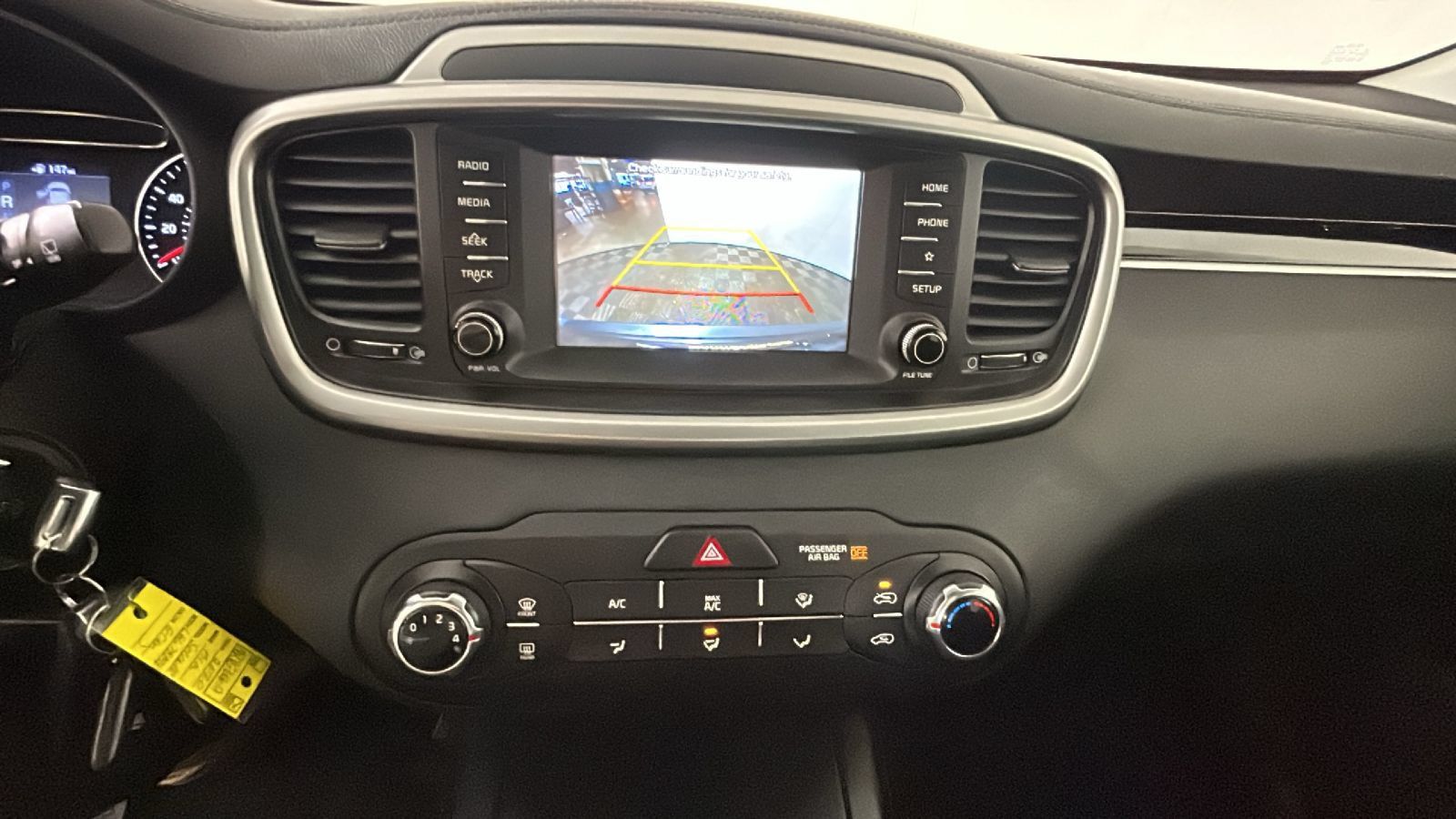 Used 2020 Kia Sorento AWD V6 image 28