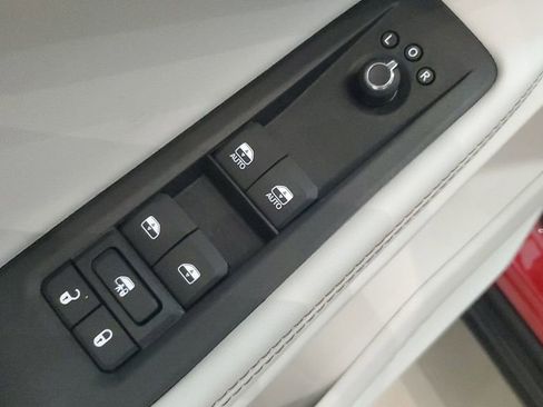 New 2026 Jeep Cherokee Limited image 23