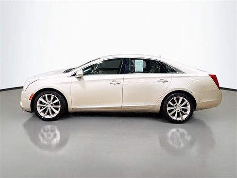 Used 2014 Cadillac XTS Luxury w/ Driver Awareness Package image 10