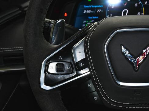 Used 2025 Chevrolet Corvette Stingray Preferred Conv w/ 2LT RWD image 34