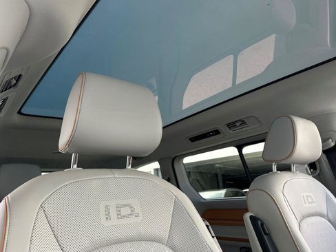 New 2025 Volkswagen ID. Buzz 1st Edition image 17