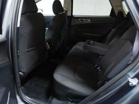 Used 2023 Kia Sportage LX image 12